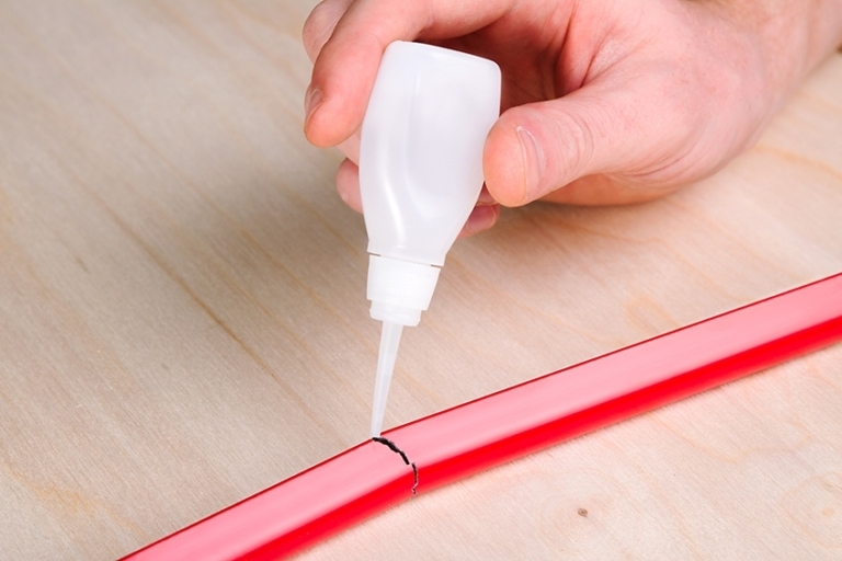 Best Glue for Plastic – Helpful Guide for Bonding Plastic with Instructions