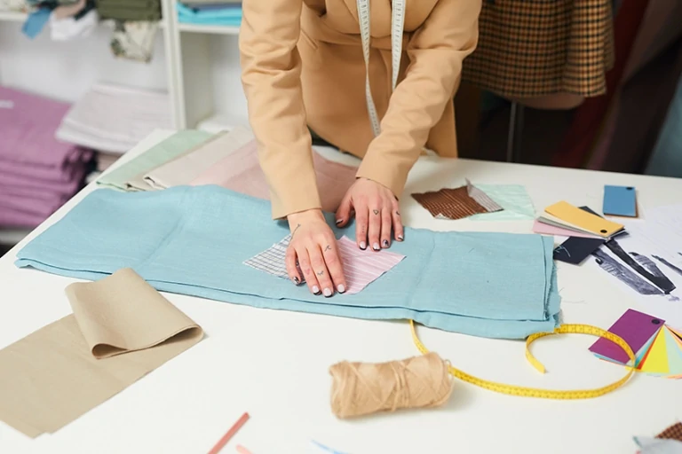 Textilkleber Ratgeber – Stoffkleber im grossen Test