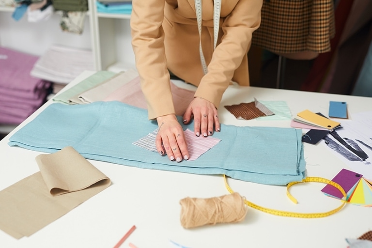 Colle pour Tissu – Les colles textiles dans un grand test