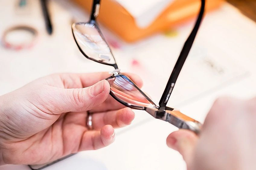 Repairing Glasses Frames with Glue