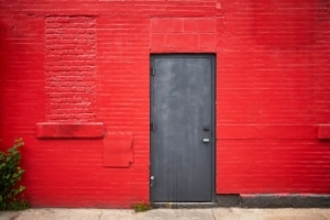 Best Paint for Metal Doors – How to Paint a Metal Door Easily at Home