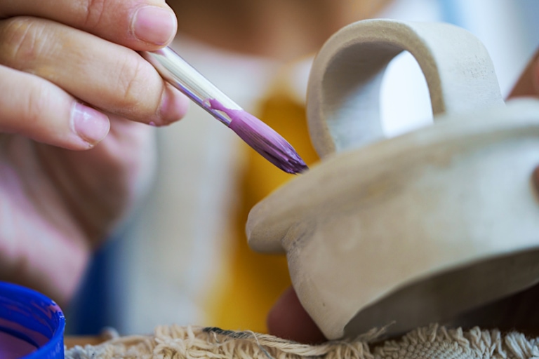 Best Paint for Ceramic – Guide to Painting Pottery and Porcelain