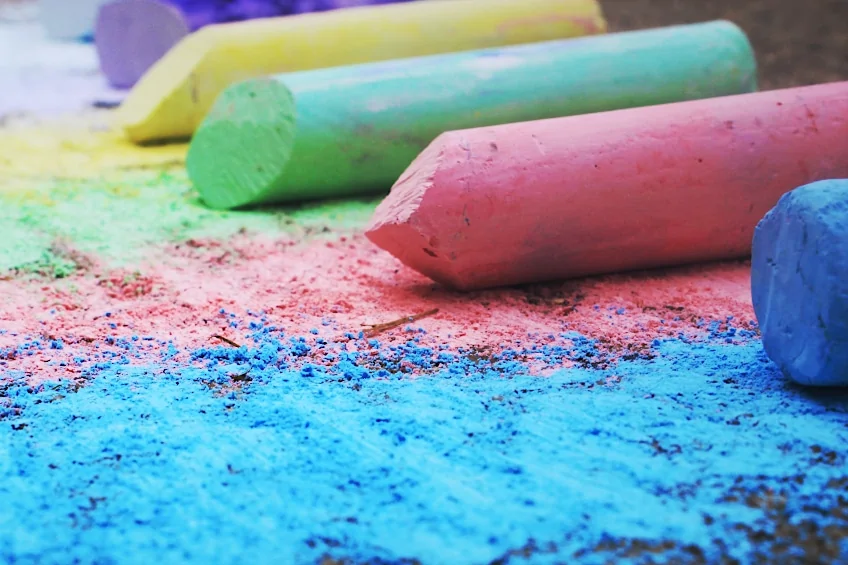 Chalk as Binder in Tempera Paint for Glass