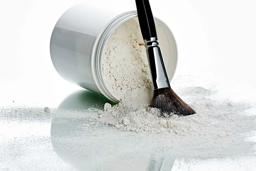 Powder in Mold Can Prevent Bubbles