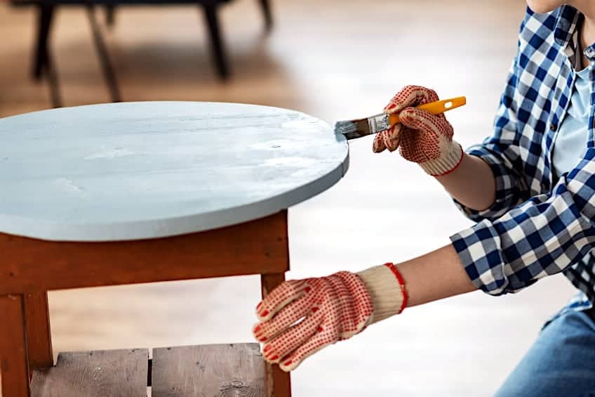 How to Apply Chalk Paint to Table