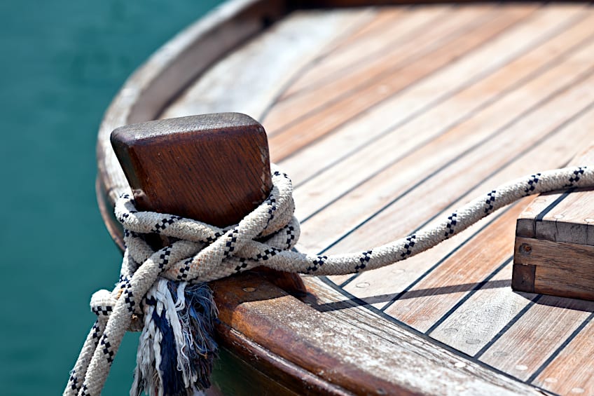 Types of Varnish for Boats