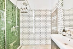 Painting Bathroom Tiles – Step-by-Step Guide for a Refreshed Look